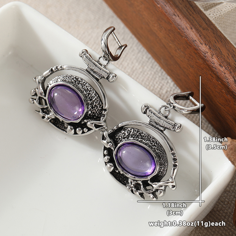 Women's Vintage Carved Design Court-Style Earrings